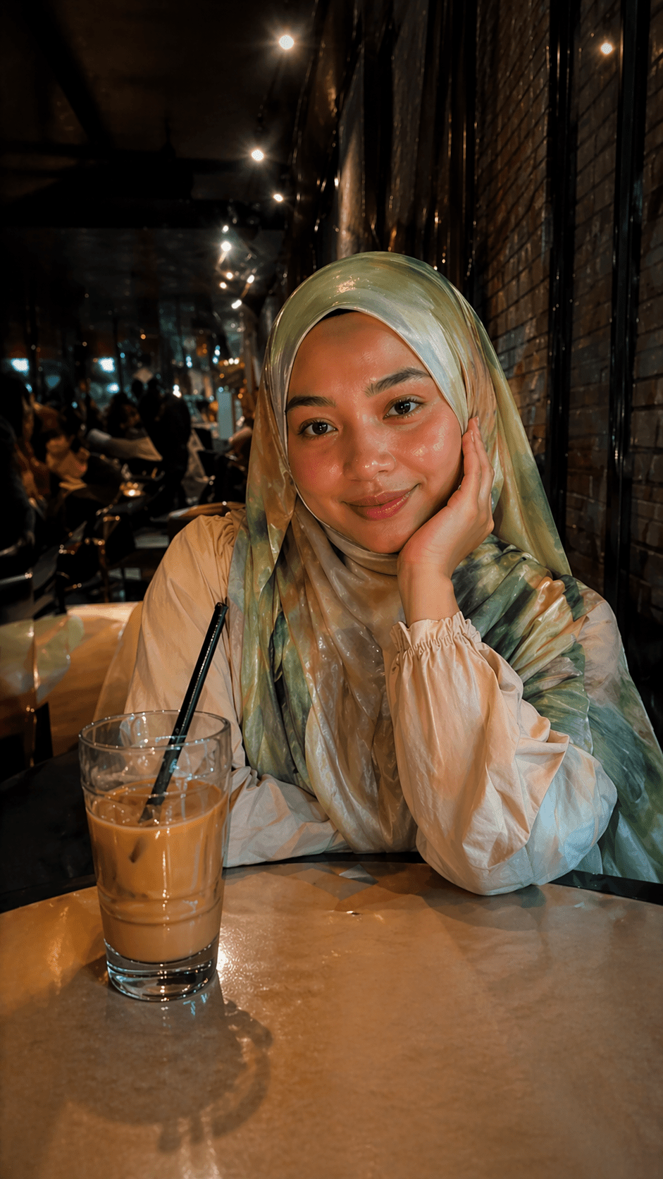RY03 Watercolor Gradient Hijab Shawl – Ombre Green Ethnic Women's Head Scarf (80×180cm) - Raya