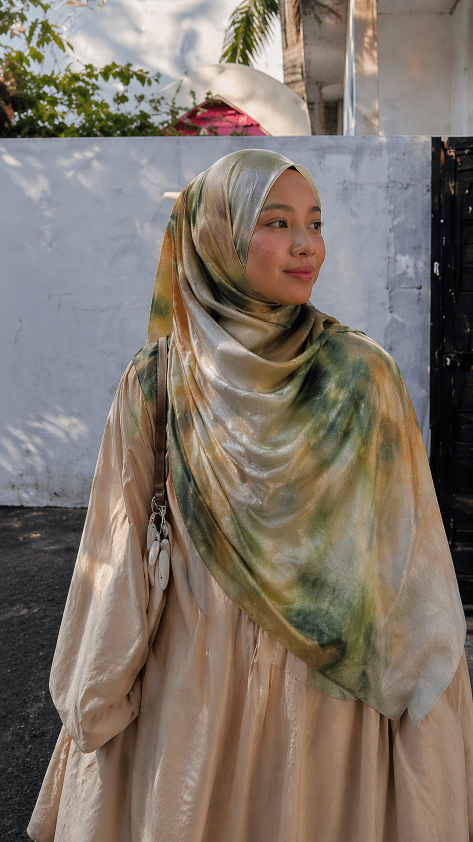 RY03 Watercolor Gradient Hijab Shawl – Ombre Green Ethnic Women's Head Scarf (80×180cm) - Raya