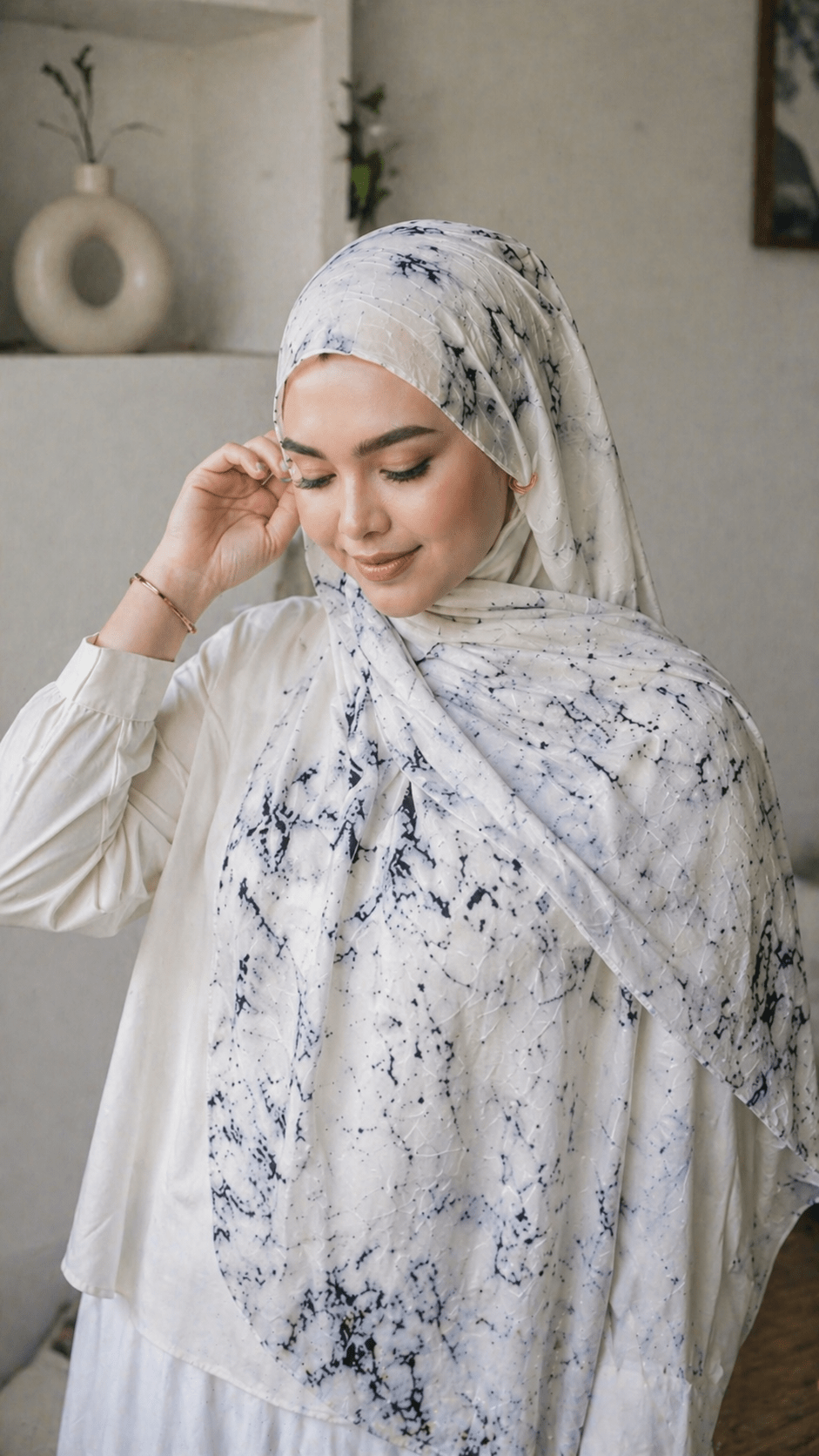 RY07 Marble Print Hijab Shawl – White & Black Watercolor Women's Head Scarf (80×180cm) - Raya
