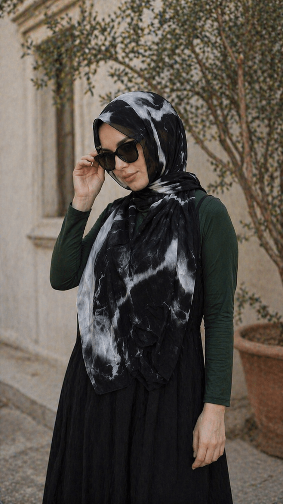 RY08 Black Marble Ink Wash Hijab Shawl – Bold Watercolor Women's Head Scarf (80×180cm) - Raya