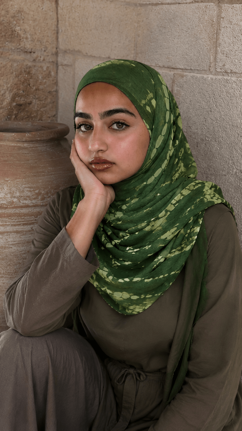RY100 Grass Green Lime Shibori Spot Chain Hijab Shawl – Tie Dye Women's Head Scarf (80×180cm) - Raya