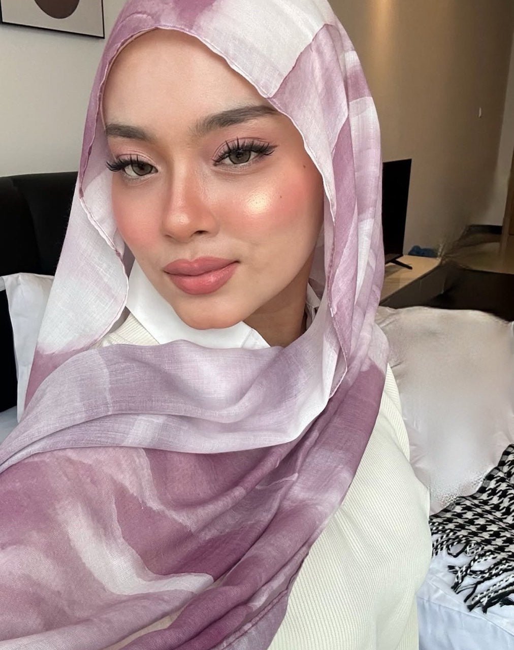 RY15 Lavender Watercolor Gradient Hijab Shawl – Soft Purple & White Women's Head Scarf (80×180cm) - Raya