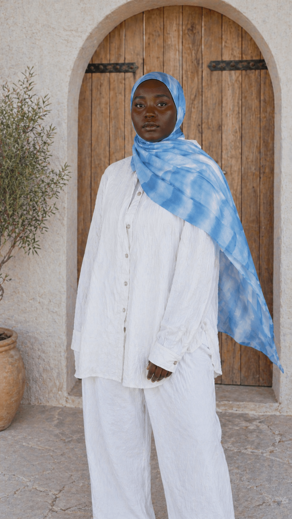 RY16 Sky Blue Watercolor Stripe Hijab Shawl – Blue & White Tie-Dye Women's Head Scarf (80×180cm) - Raya