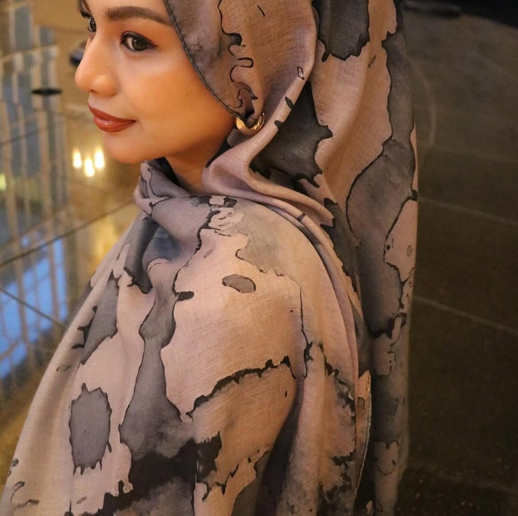 RY21 Mauve Grey Abstract Ink Splash Hijab Shawl – Watercolor Splatter Women's Head Scarf (80×180cm) - Raya
