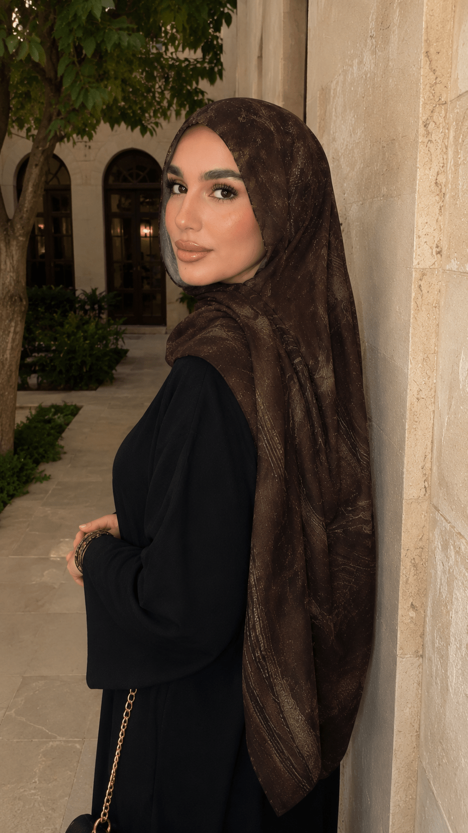 RY52 Dark Brown Gold Metallic Flow Hijab Shawl – Bronze Shimmer Watercolor Women's Head Scarf (80×180cm) - Raya