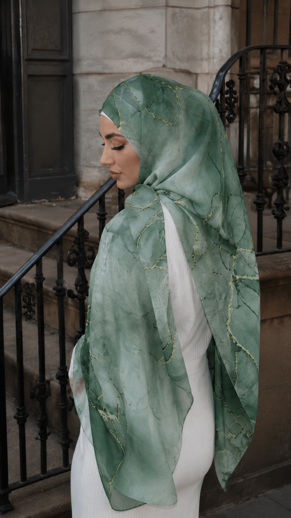 RY70 Moss Green Gold Leaf Vein Tropical Hijab Shawl – Botanical Watercolor Women's Head Scarf (80×180cm) - Raya