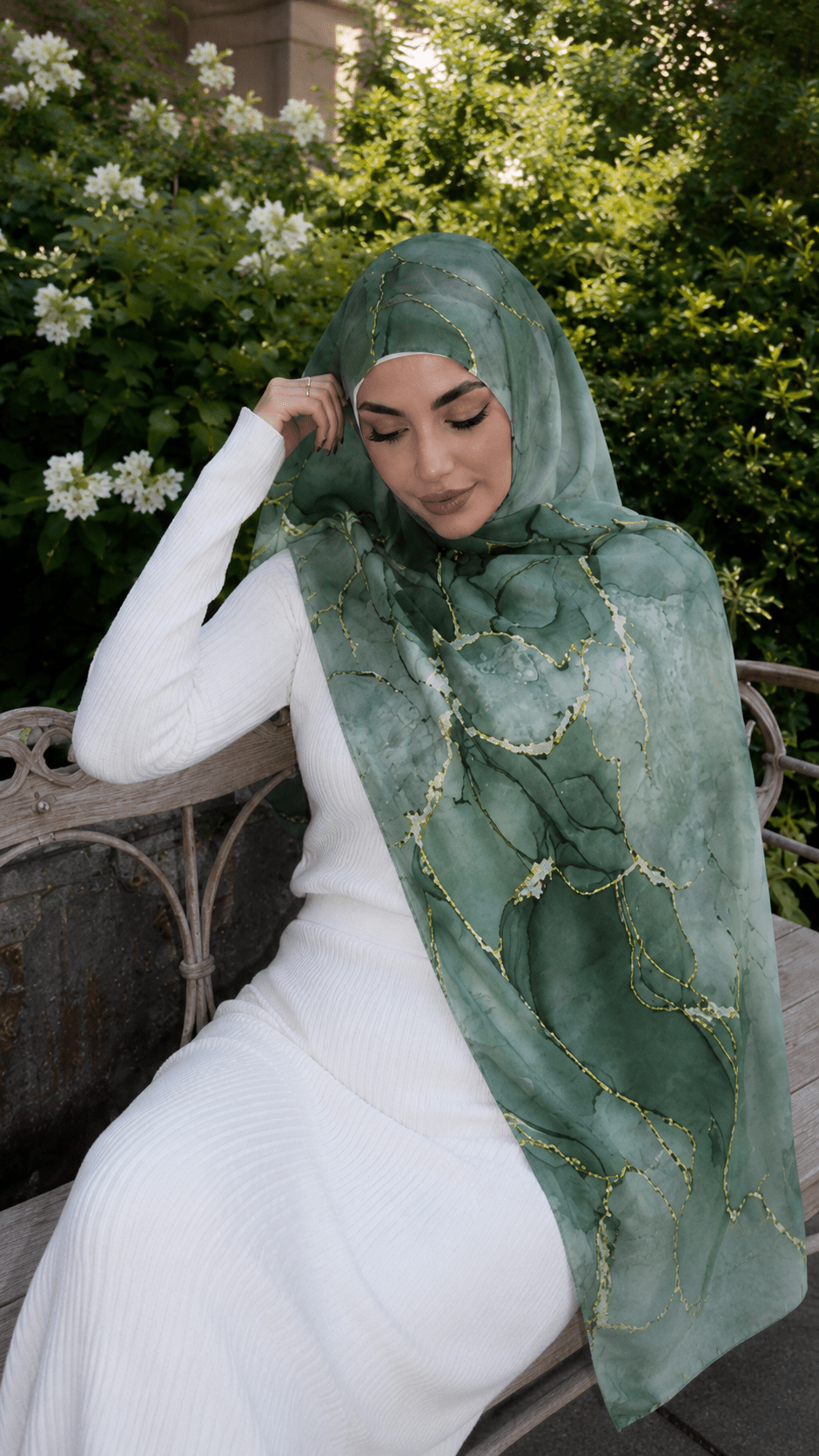 RY70 Moss Green Gold Leaf Vein Tropical Hijab Shawl – Botanical Watercolor Women's Head Scarf (80×180cm) - Raya