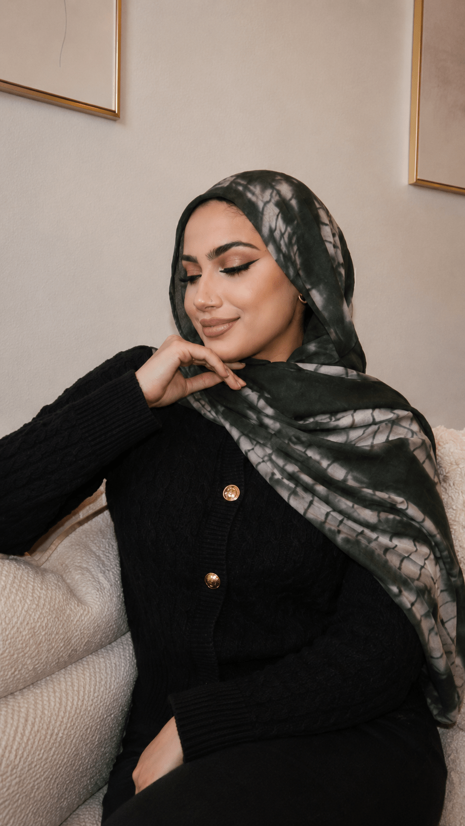 RY96 Dark Green White Crackle Tie Dye Hijab Shawl – Shibori Women's Head Scarf (80×180cm) - Raya