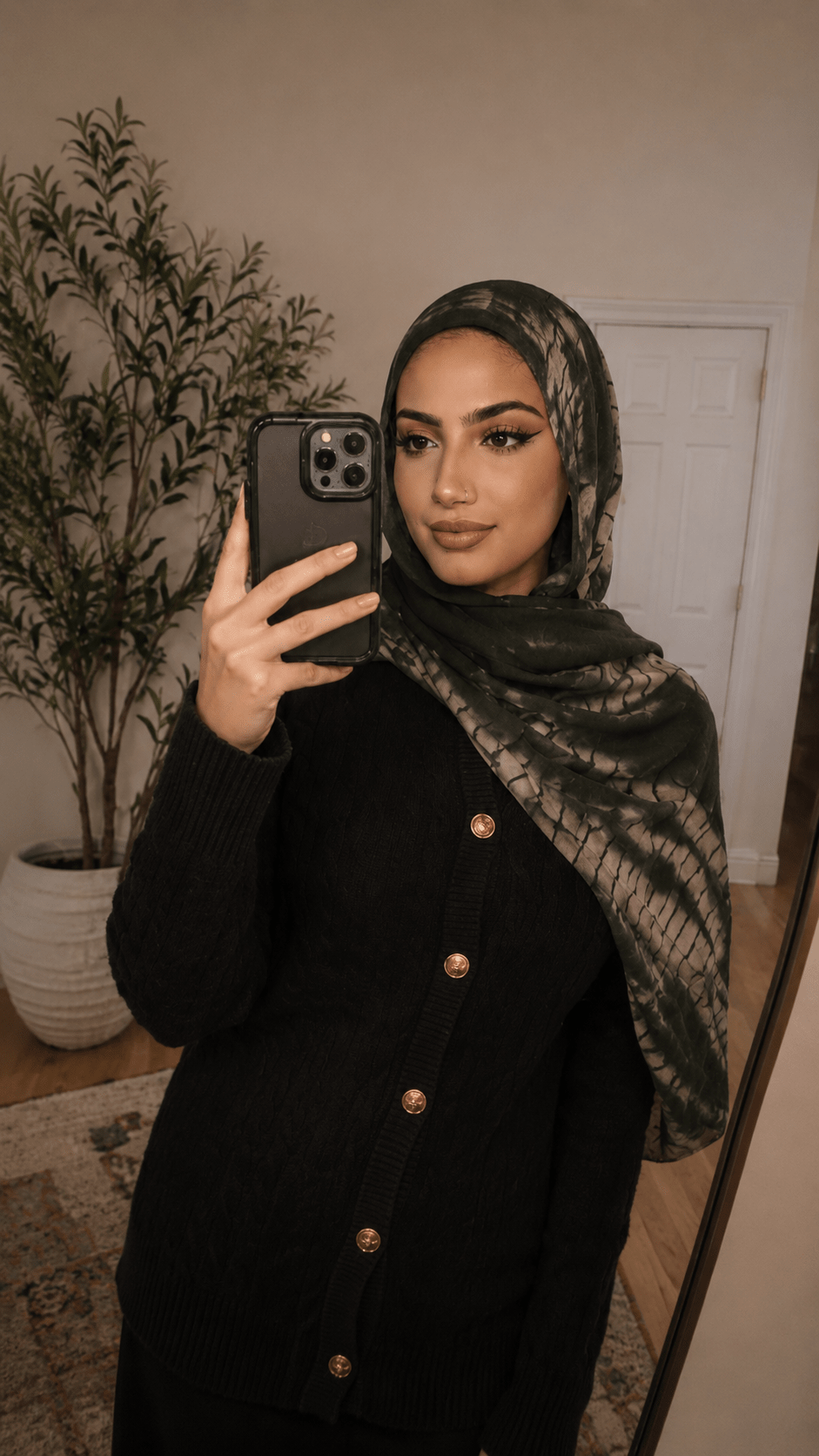 RY96 Dark Green White Crackle Tie Dye Hijab Shawl – Shibori Women's Head Scarf (80×180cm) - Raya